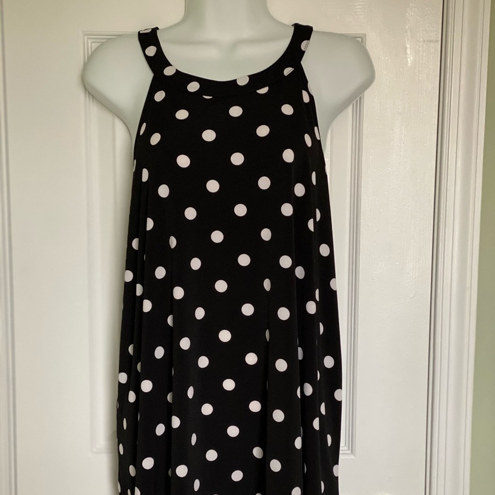 NWT Sleeveless polka dot tunic
